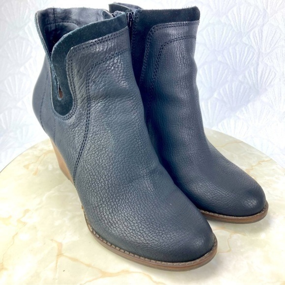 Lucky Brand Yenata Black Leather Wedge Booties (size 8.5) - Picture 2 of 12